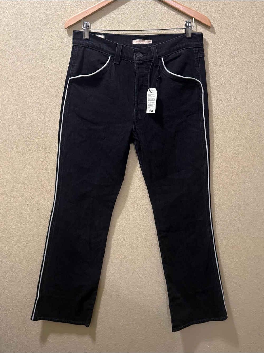 Women’s Size 30 (Measures 32x32) Levi's Wedgie Bootcut Black White Trim Jeans